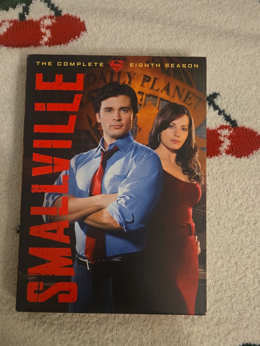 Smallville The Complete Eighth Season DVD - Red & Blue Cover